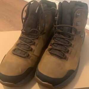 NWT Unisex Forestbound Merrell Hiking Boots